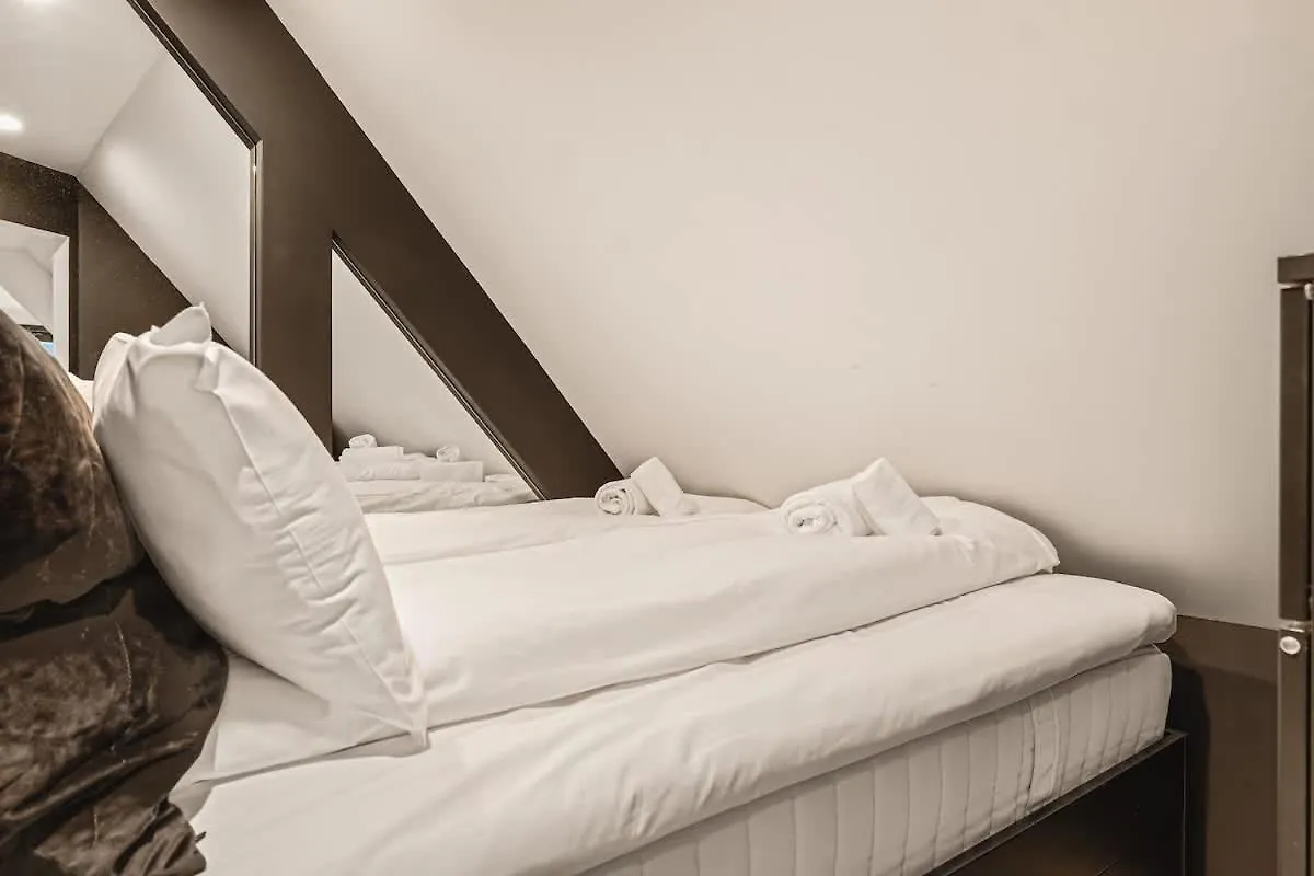 Dinbnb Apartments I Penthouse 250M From City Center I Privat Balcony Берген